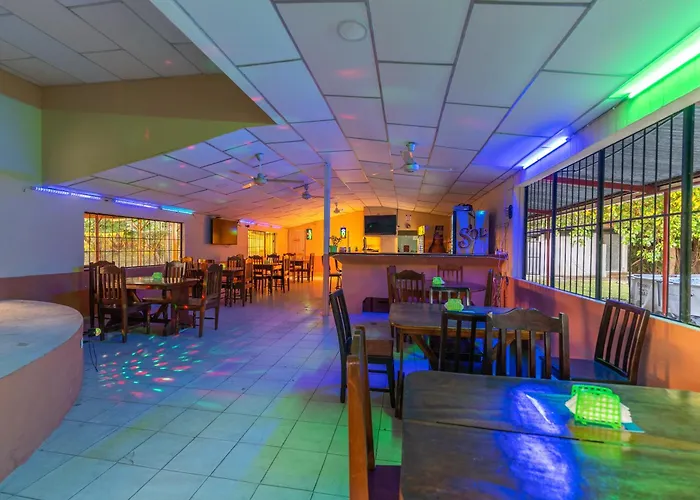 El Cocobolo Food&rest 2 Wifi Ac Pkg Free Swimmingpool Bed and breakfast